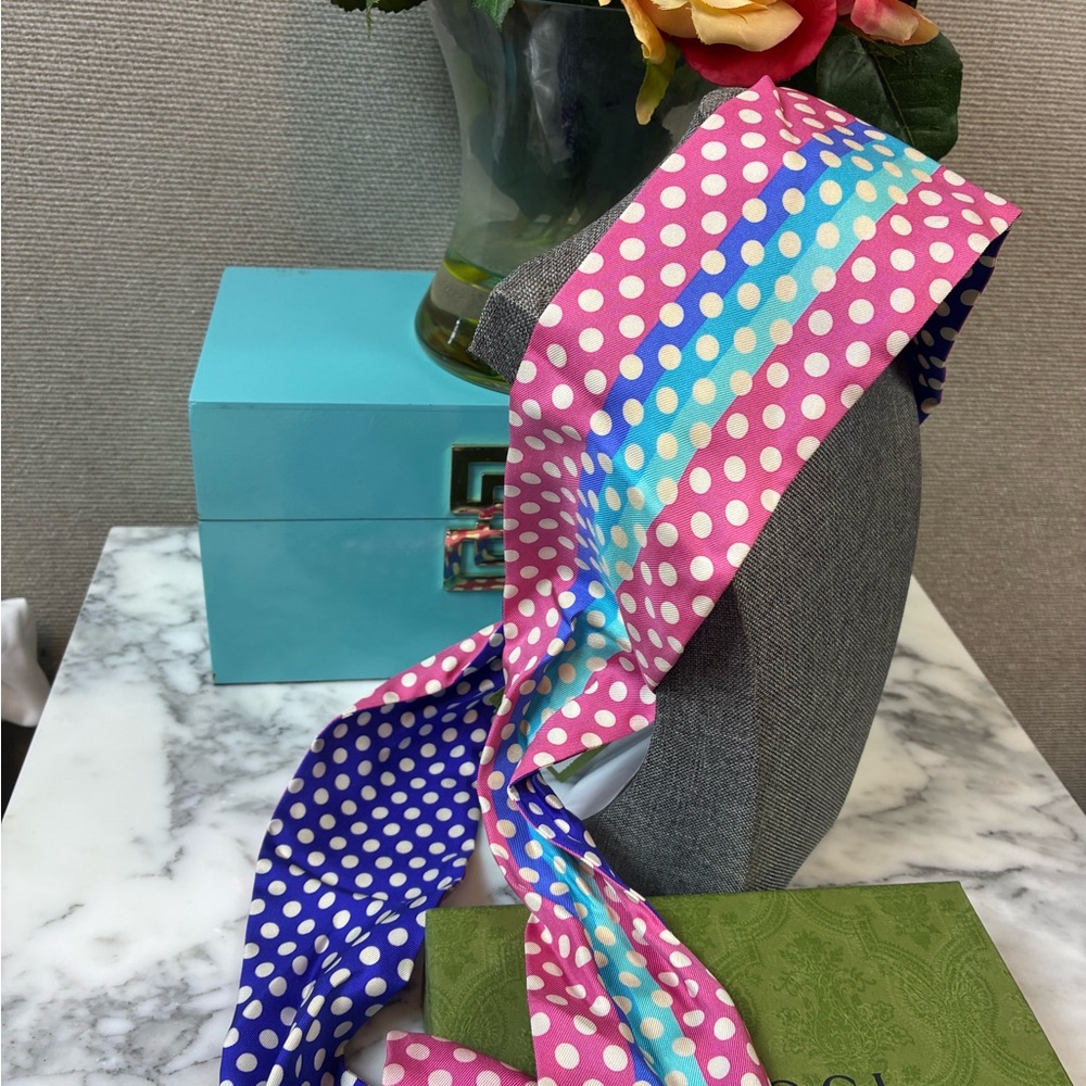 NWT Authentic Gucci Silk Pink & Purple Polka Dot Head Band Wrap - Size Small - Picture 2 of 9